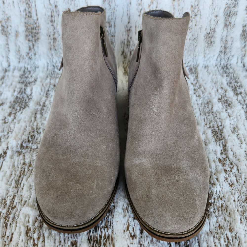 Blondo "Linda" Waterproof Beige Taupe Tan Suede Ankle Bootie | Women's Size 9.5 - Picture 5 of 12